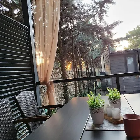 Kamp Mobile Kailani Nr 121, Porton Biondi *